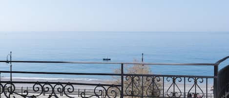 Standard Room, Sea View | Water view