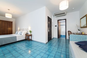 Deluxe Room, Partial Sea View