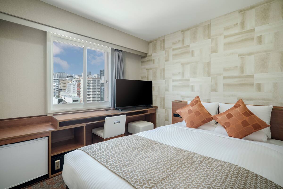 Renewal Standard Double Room, Non Smoking | In-room safe, desk, blackout curtains, iron/ironing board (on request)