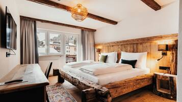 Suite | Allergikerbettwaren, Minibar, Zimmersafe, individuell dekoriert