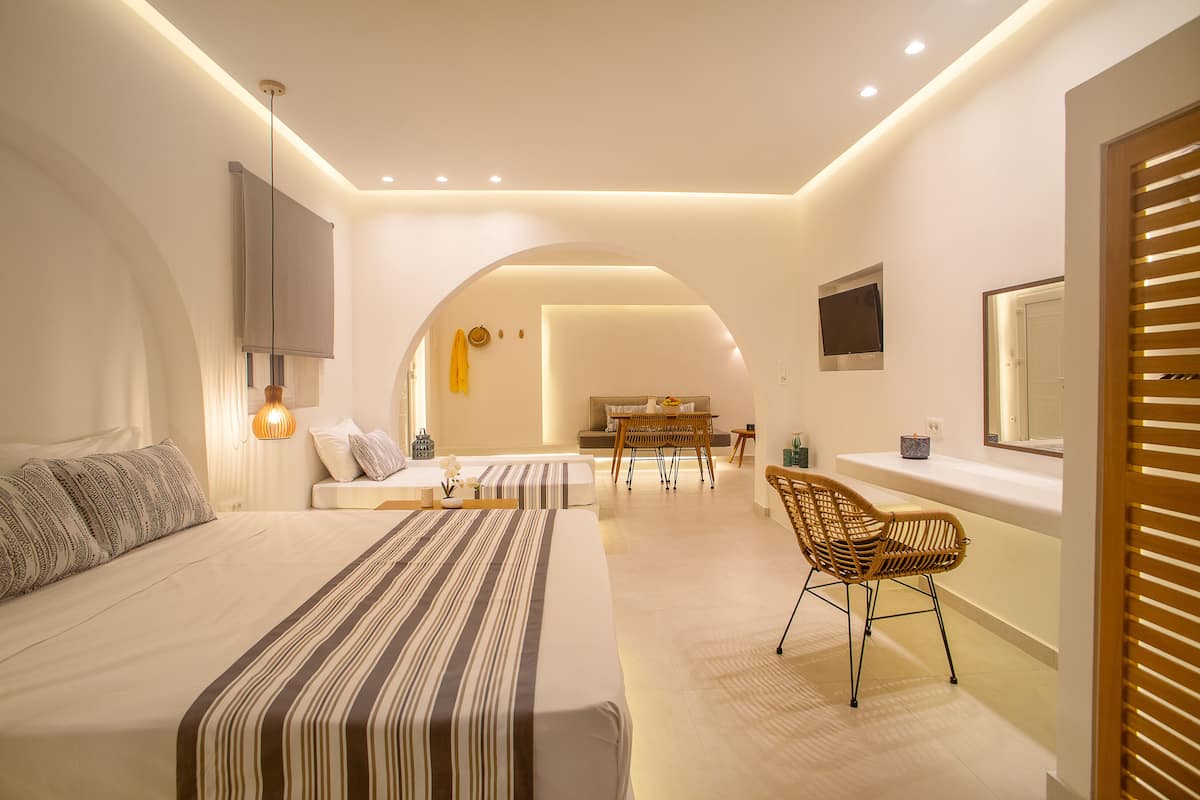 Studio (Triple) | Egyptian cotton sheets, premium bedding, memory foam beds, in-room safe