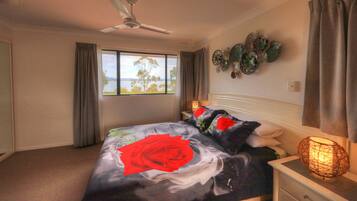 Deluxe Apartment, 1 Bedroom, Kitchen (SeaView Delux Apt) | Iron/ironing board, free WiFi, bed sheets