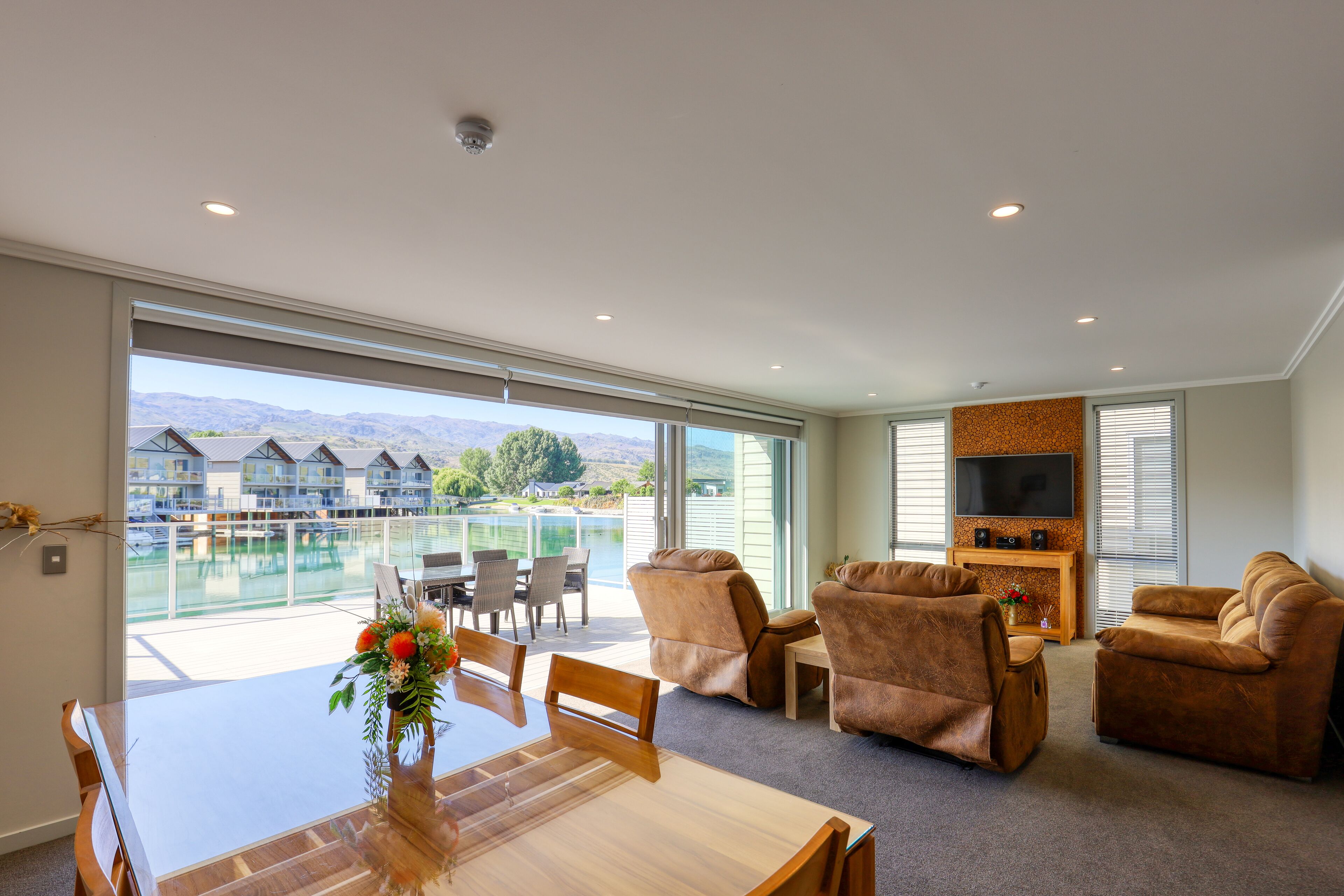 42 吋電視連有線 電視頻道