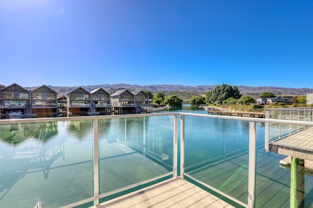 Terraza o patio. Marsden Lake Resort Central Otago