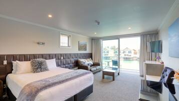 Lydisolert, strykejern/-brett, wi-fi (inkludert) og sengetøy