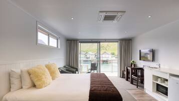 Soundproofing, iron/ironing board, free WiFi, bed sheets