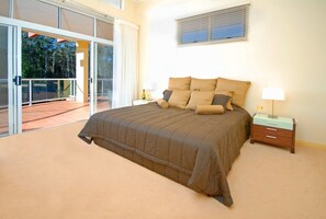 1 bedroom, premium bedding, pillow-top beds, individually decorated - Magnolia Lane Apartments (Twin Waters)
