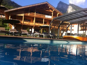 Indoor pool, pool loungers