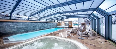 Indoor pool, pool loungers