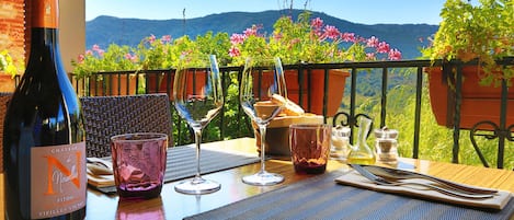 تقديم الغداء والعشاء، الأطباق الفرنسية