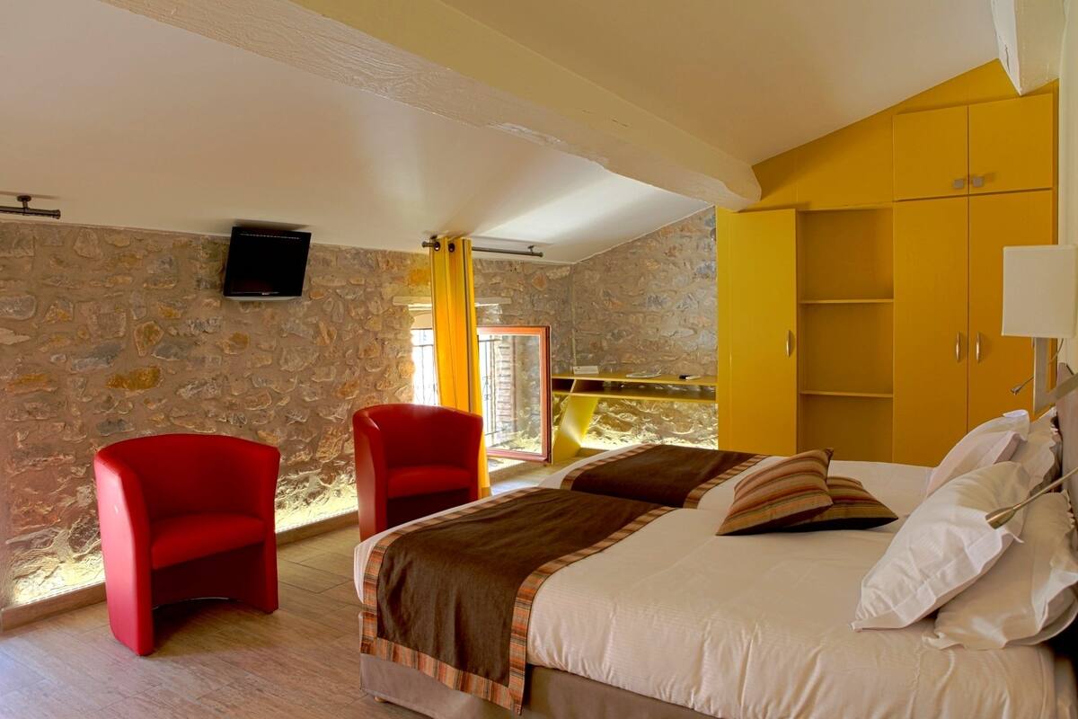 Superior Double or Twin Room | Desk, soundproofing, WiFi (free)