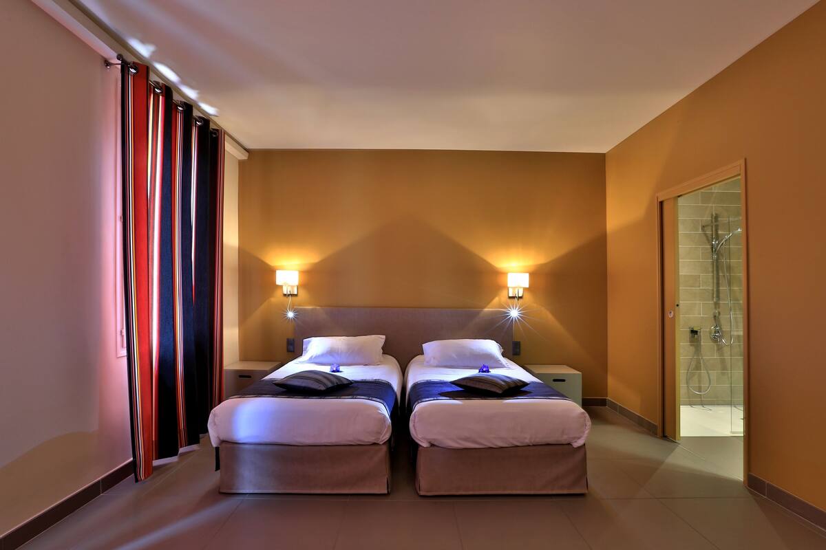 Family Suite, Garden Area | Desk, soundproofing, WiFi (free)