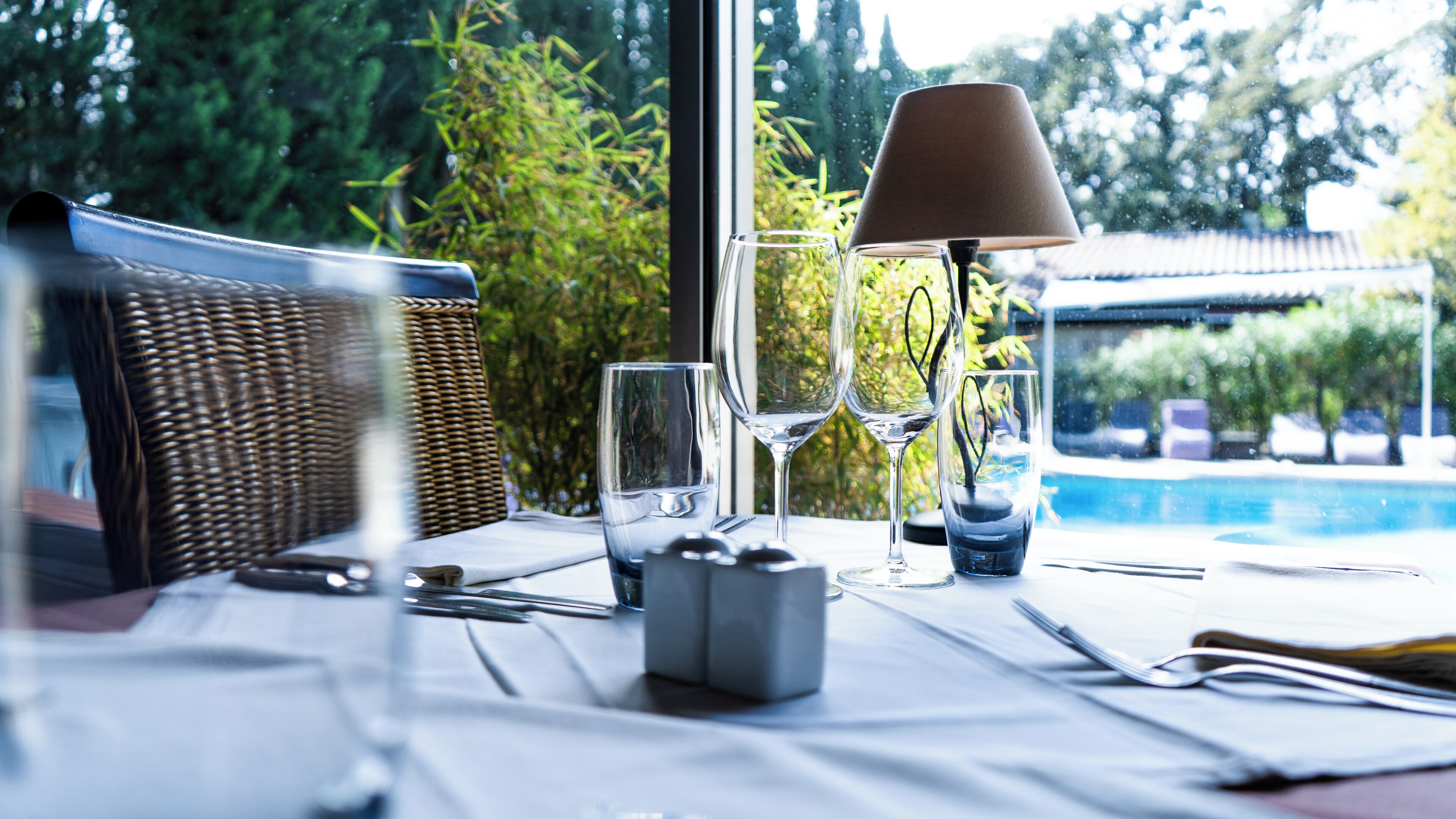 breakfast, lunch, dinner served; french cuisine