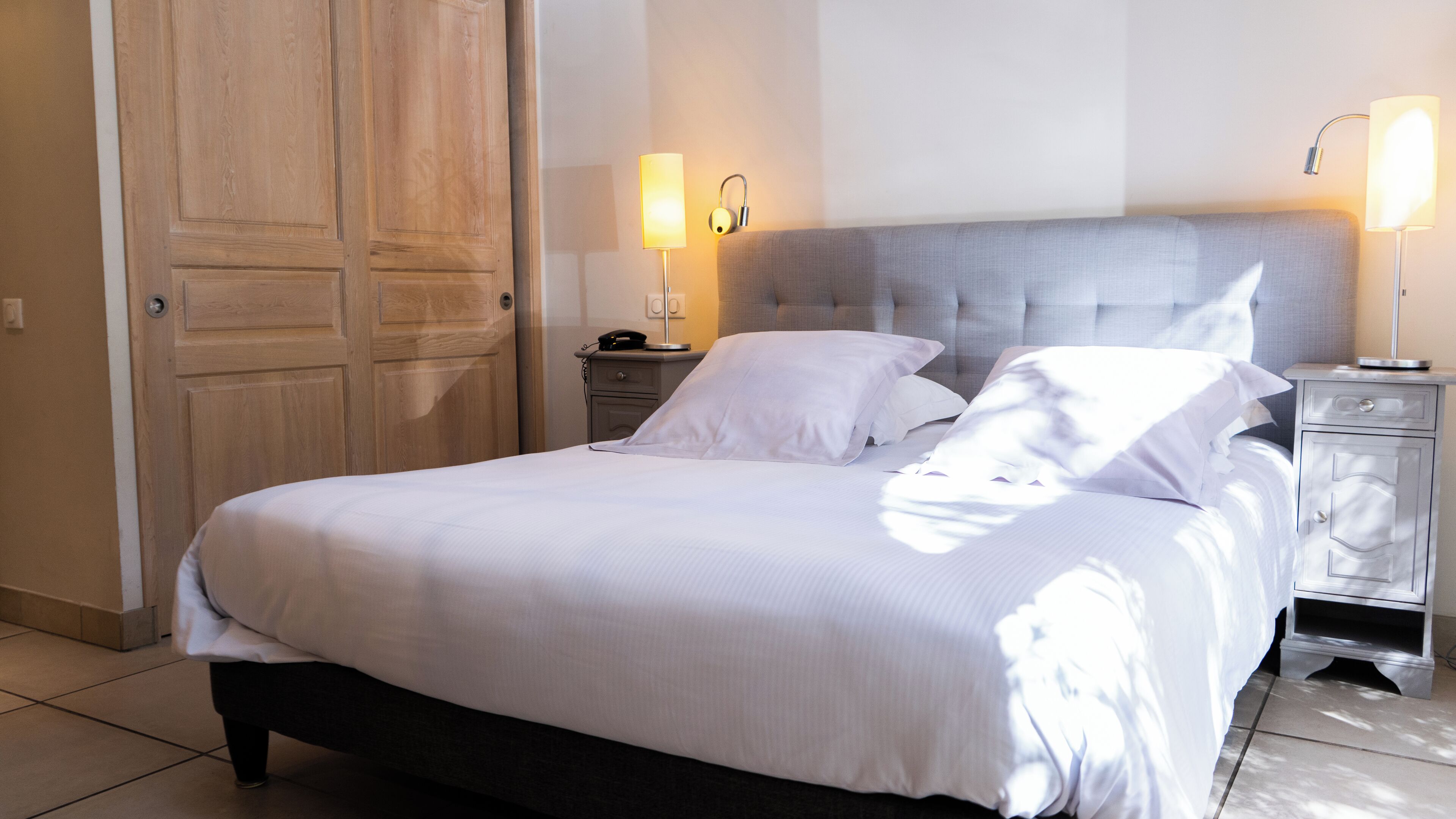 standard double room | 1 bedroom, minibar, in-room safe, desk