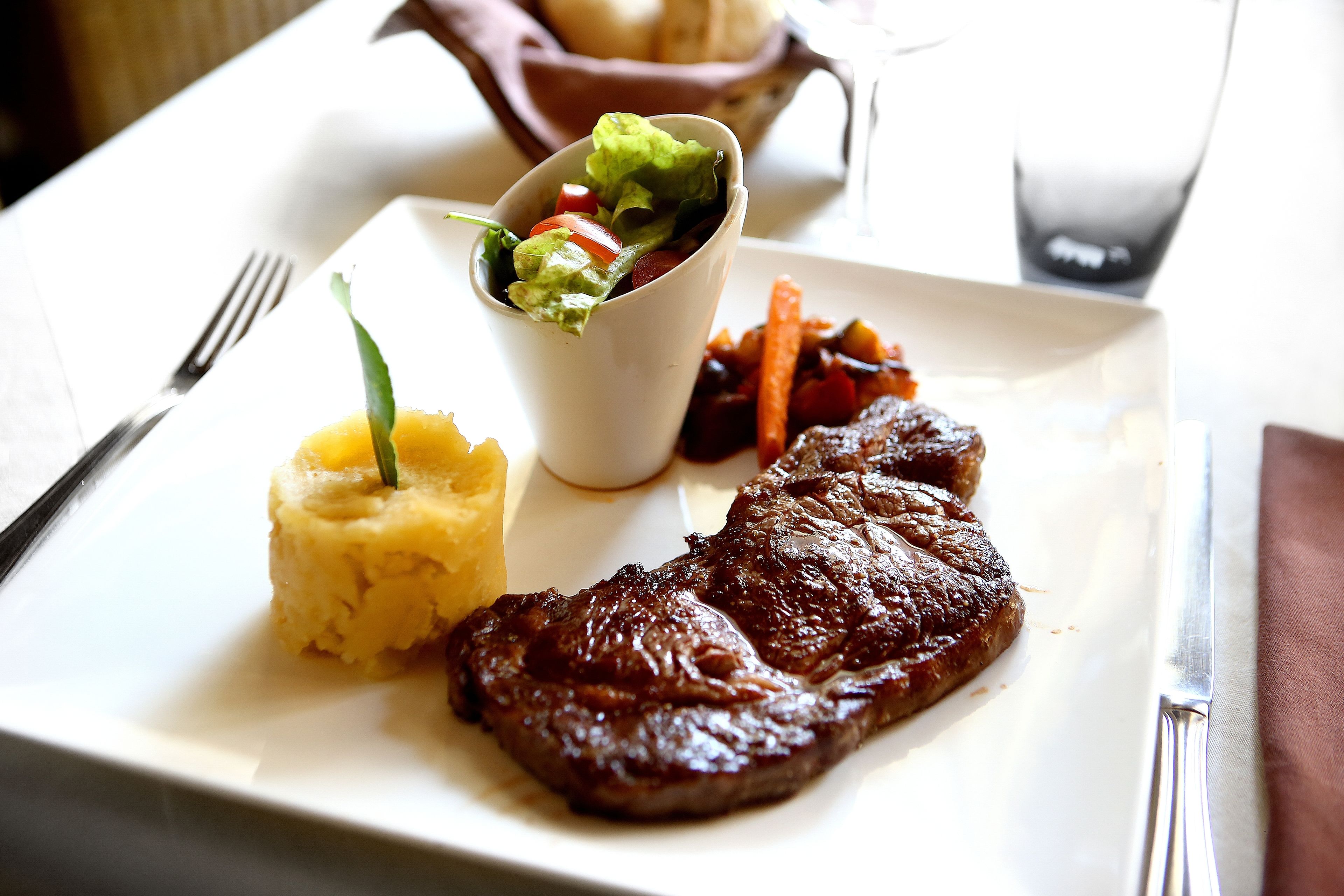 breakfast, lunch, dinner served; french cuisine