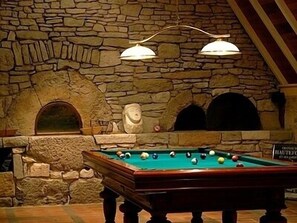 Interior - Le Troubadour (Rocamadour)
