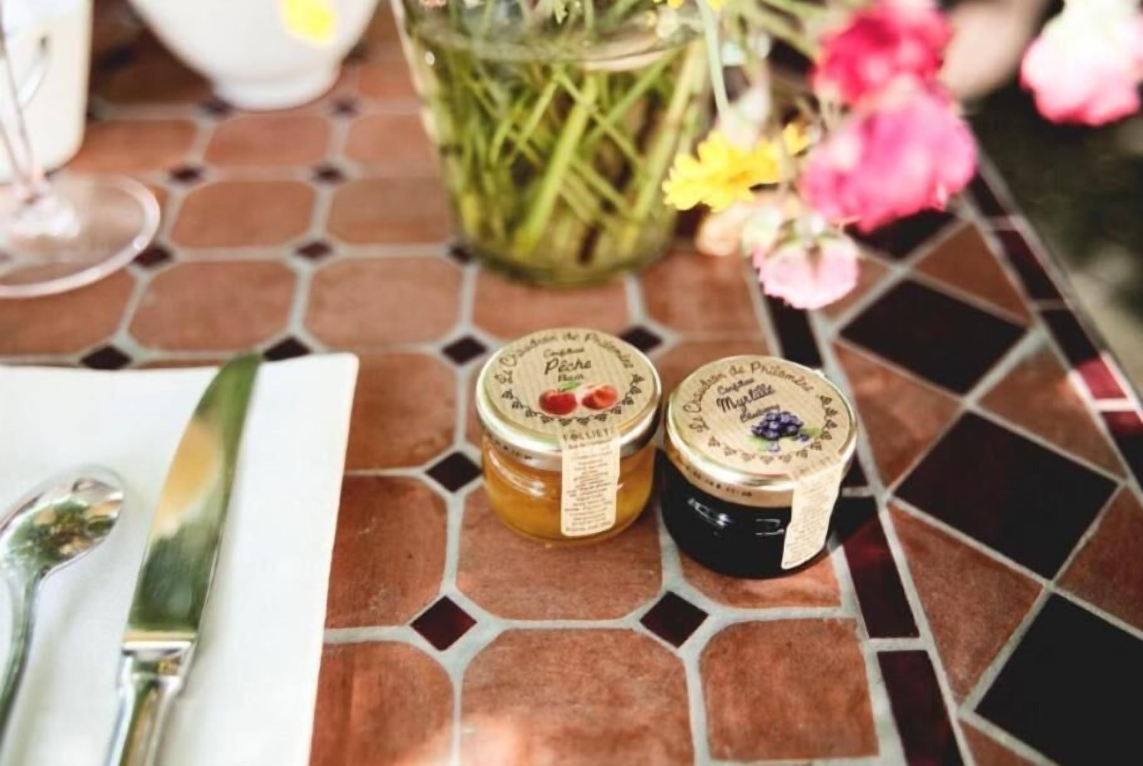 lunch and dinner served, french cuisine