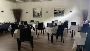 Unclassified image, 4 of 40, button - Hotel L'Escale des Alpilles (Rognonas)