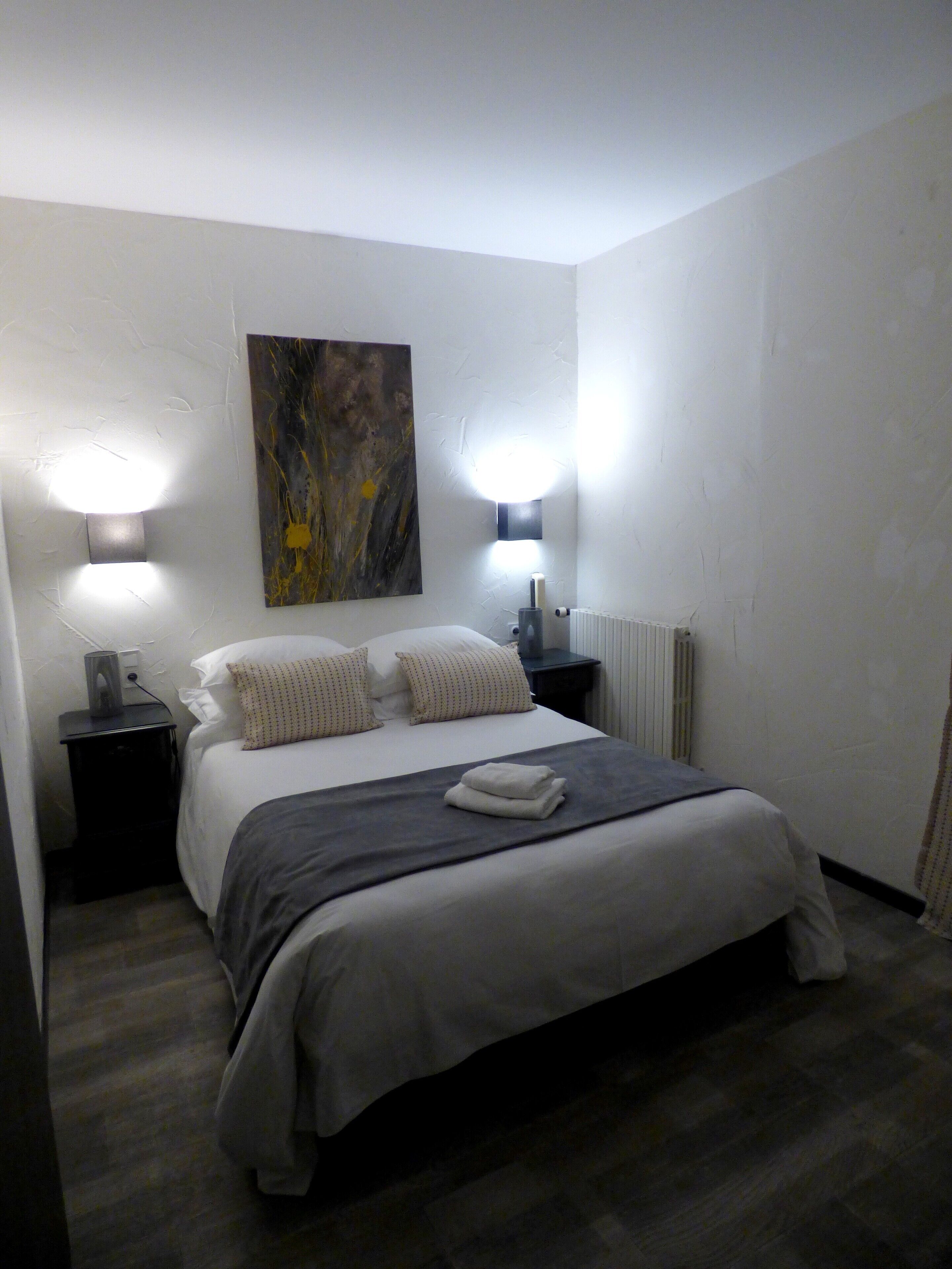 desk, soundproofing, iron/ironing board, free wifi