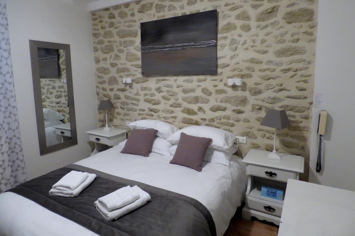 Comfort Double Room | Desk, soundproofing, iron/ironing board, free WiFi