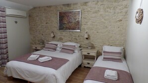Unclassified image, 3 of 40, button - Hotel L'Escale des Alpilles (Rognonas)