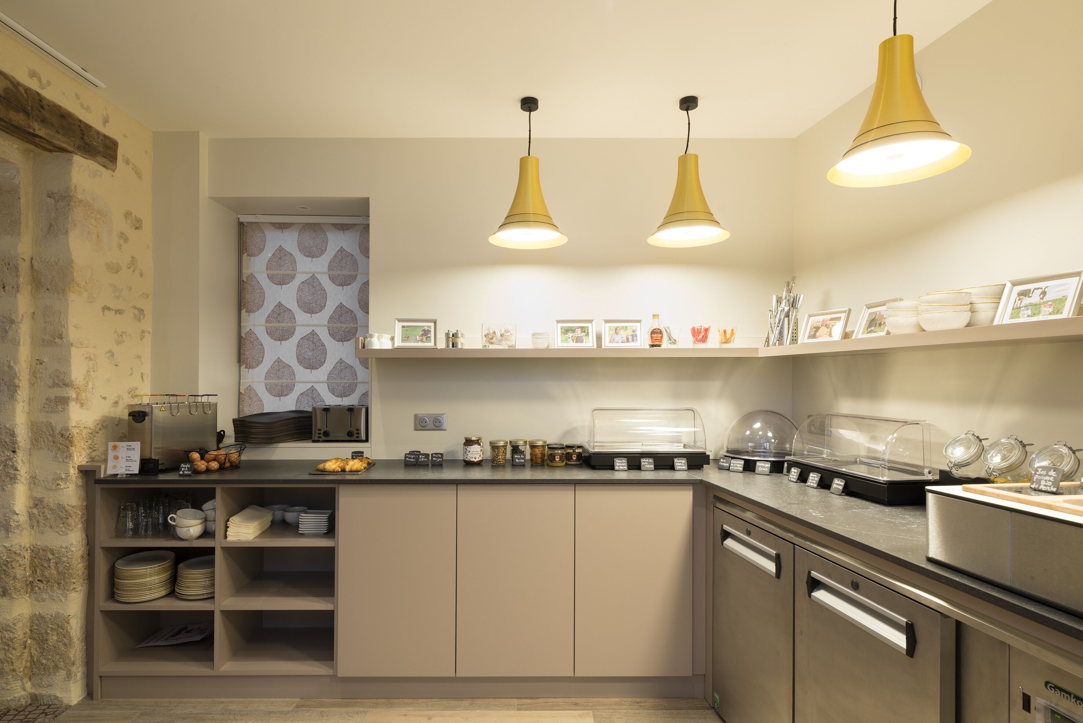 lunch and dinner served, french cuisine