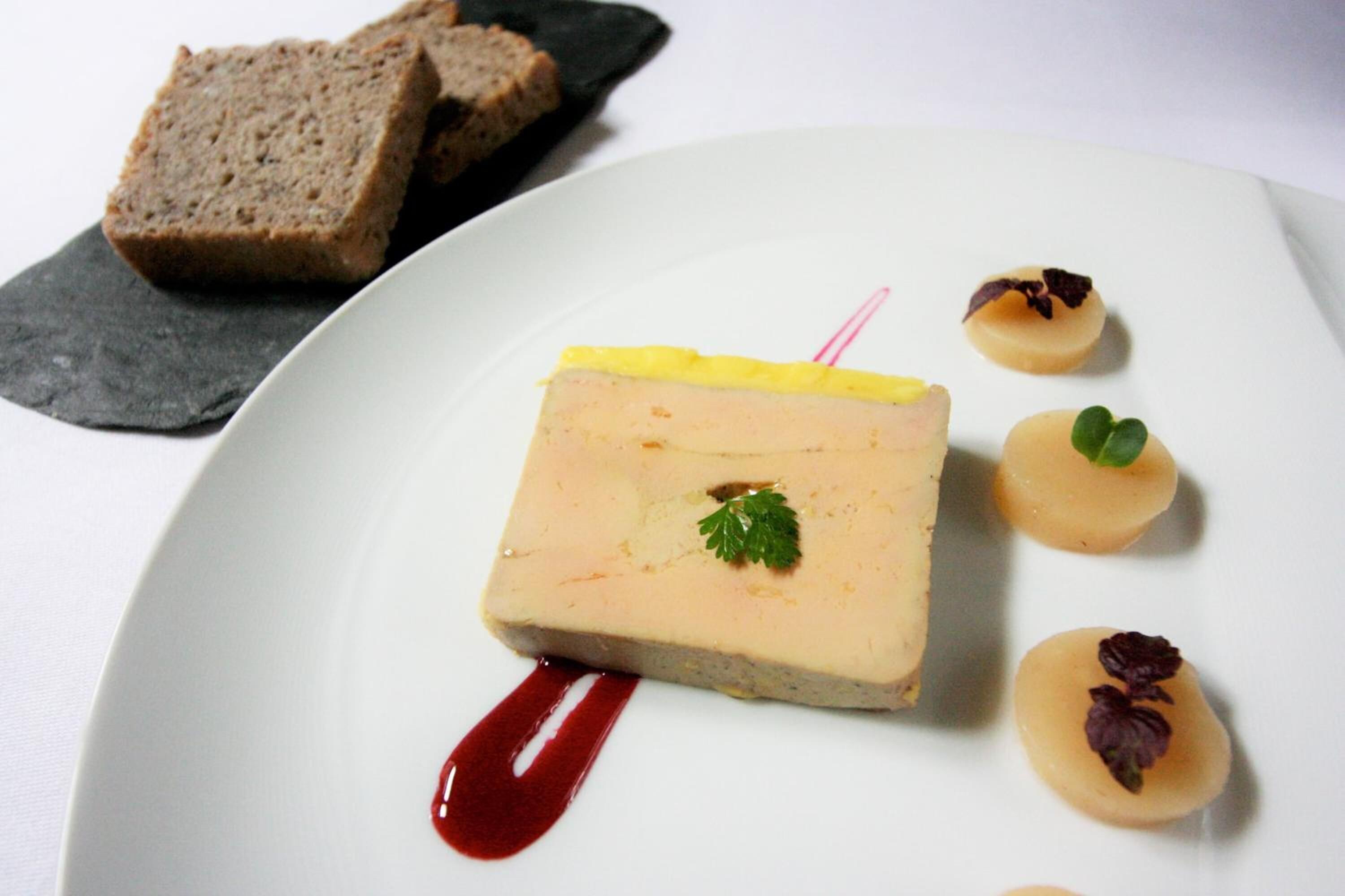 lunch and dinner served, french cuisine