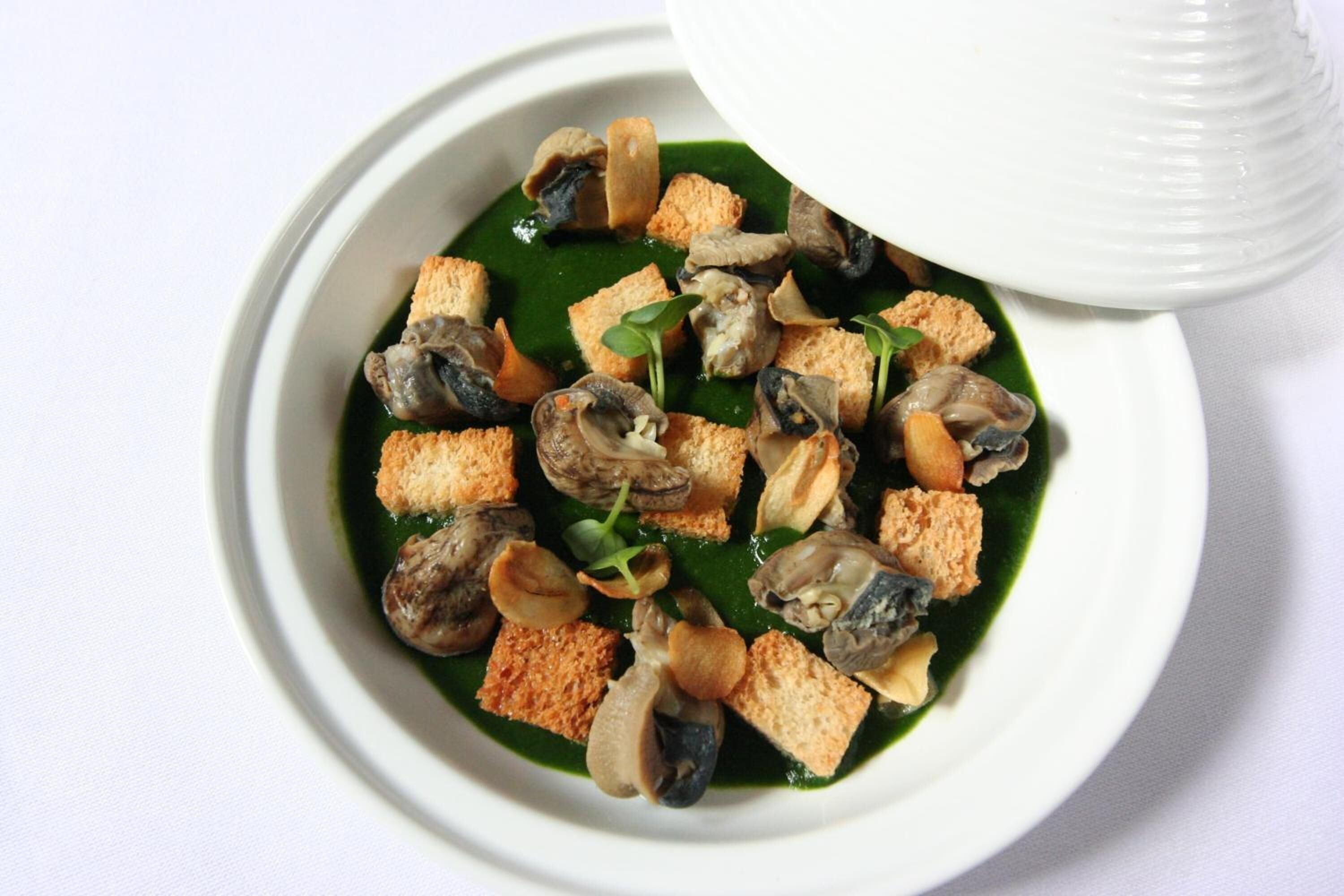 lunch and dinner served, french cuisine