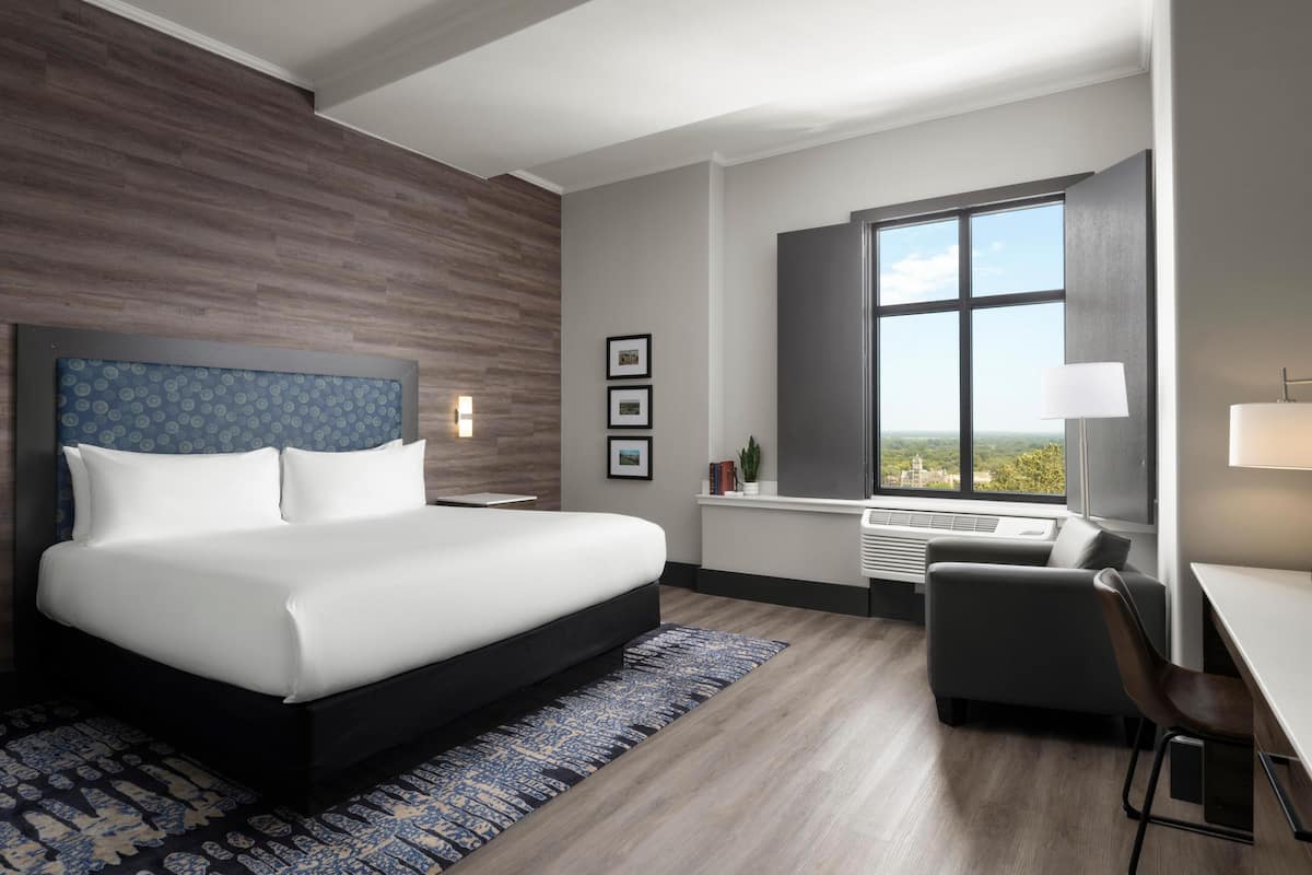 Premium bedding, in-room safe, desk, blackout curtains