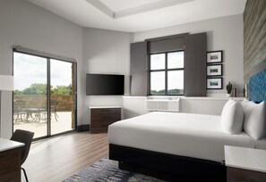 Room, 1 King Bed, Terrace | Premium bedding, in-room safe, desk, blackout curtains - The Oread Lawrence, Tapestry Collection by Hilton (Lawrence)