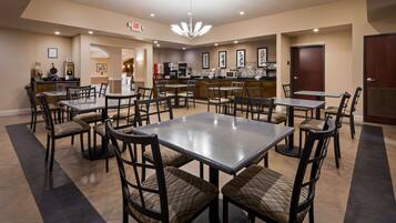 Desayuno bufé gratuito y diario