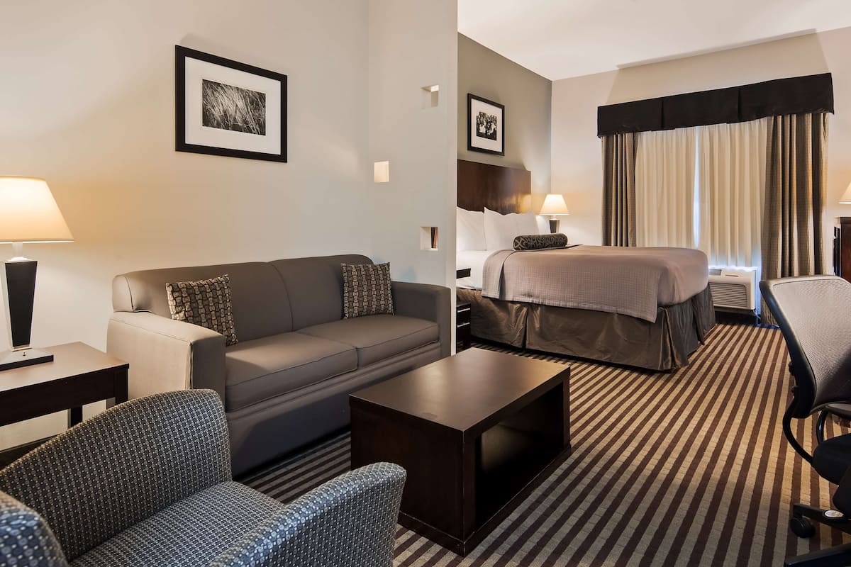 1 bedroom, pillow-top beds, in-room safe, desk