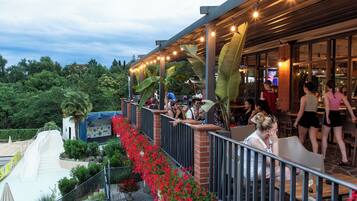 Poolside bar