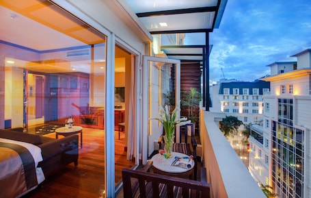 ๋ฐ์ฝ๋ ์ ๋ง