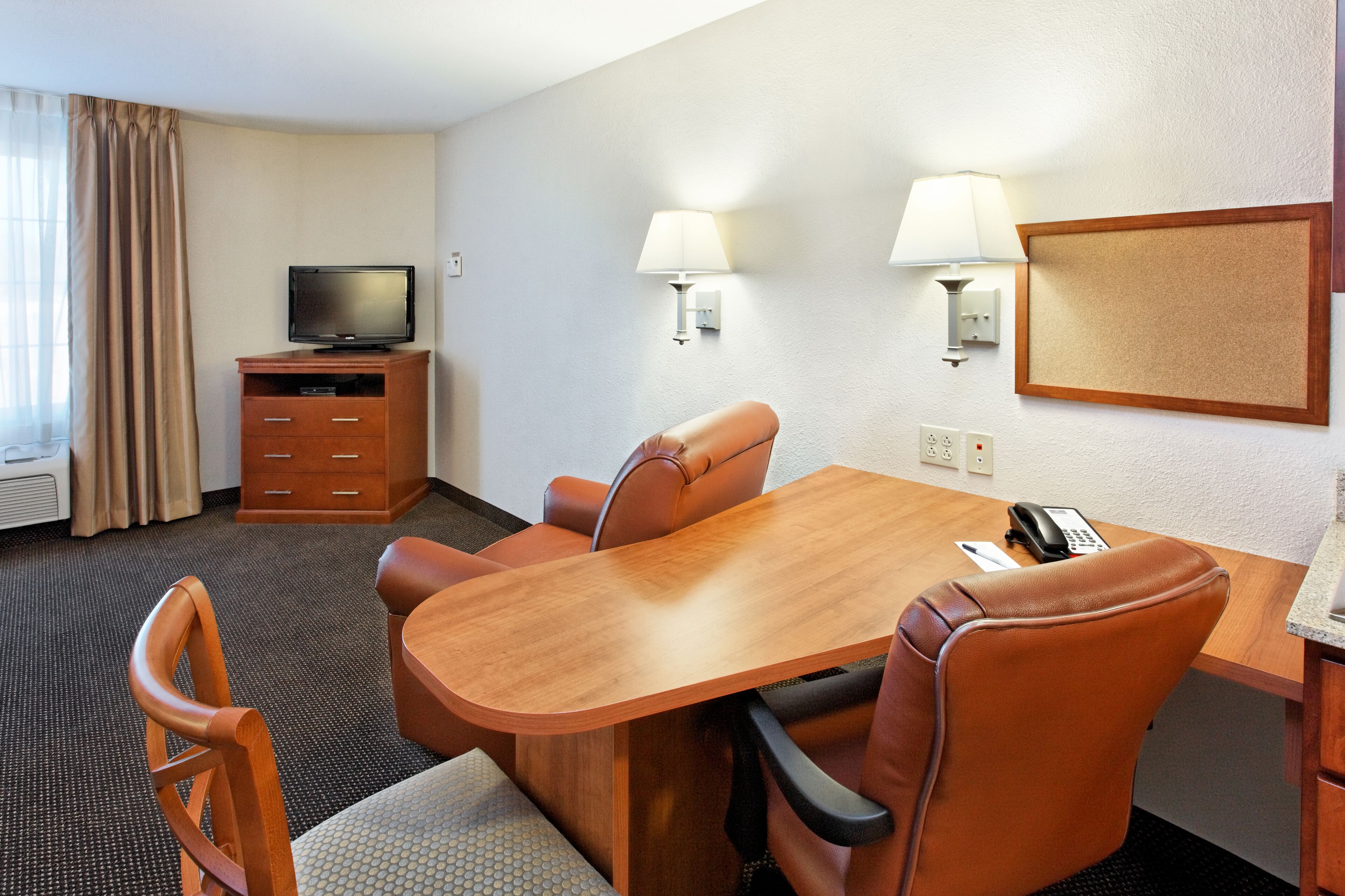 suite, 1 bedroom (1 king) | 1 bedroom, in-room safe, desk, blackout curtains