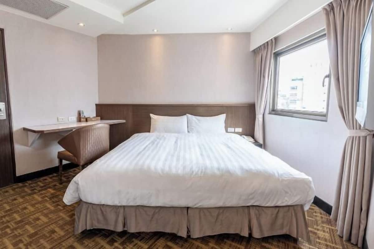 1 habitación, cortinas blackout y insonorización