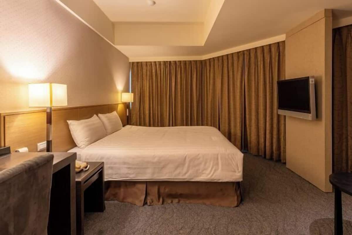 1 habitación, cortinas blackout y insonorización