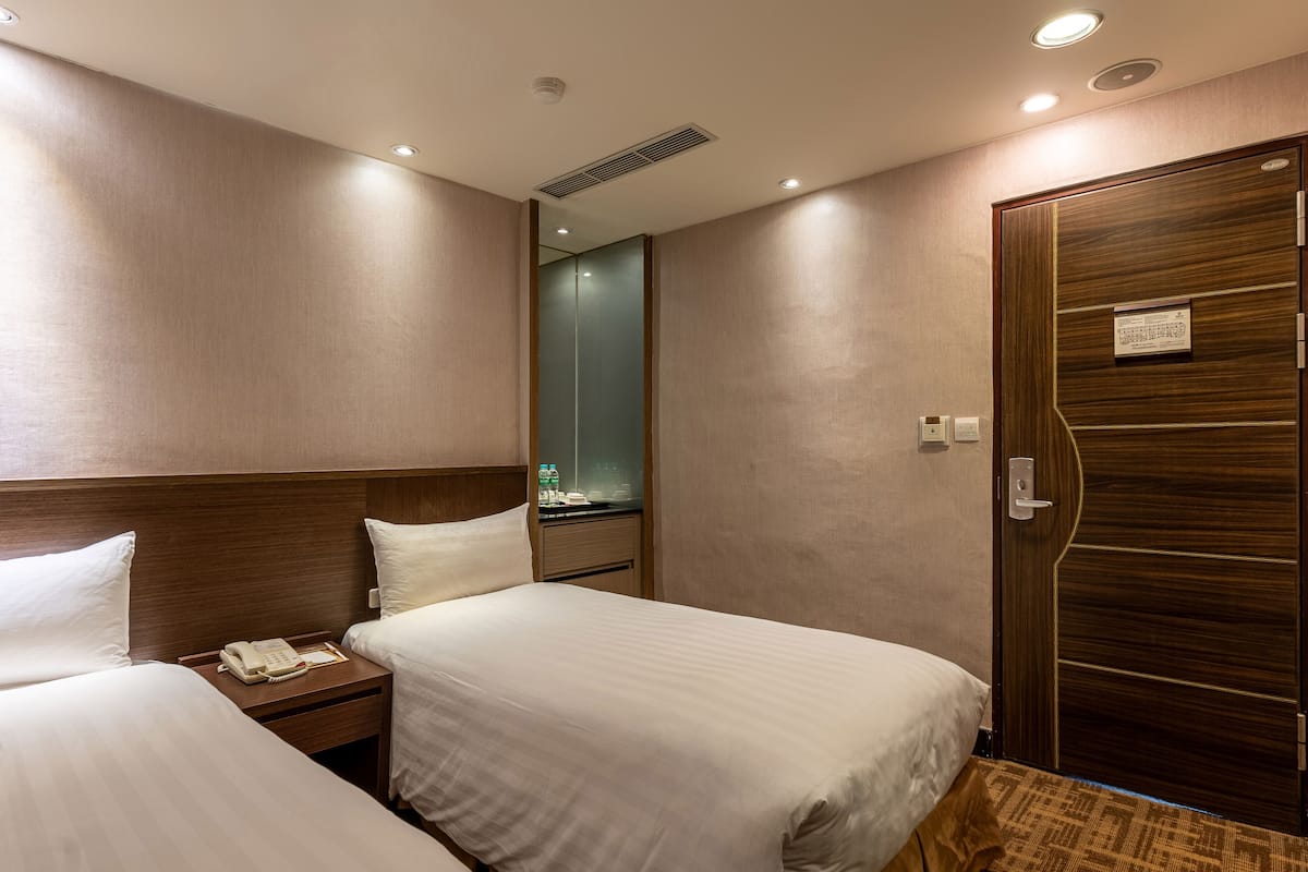 Standard Twin Room, No Windows