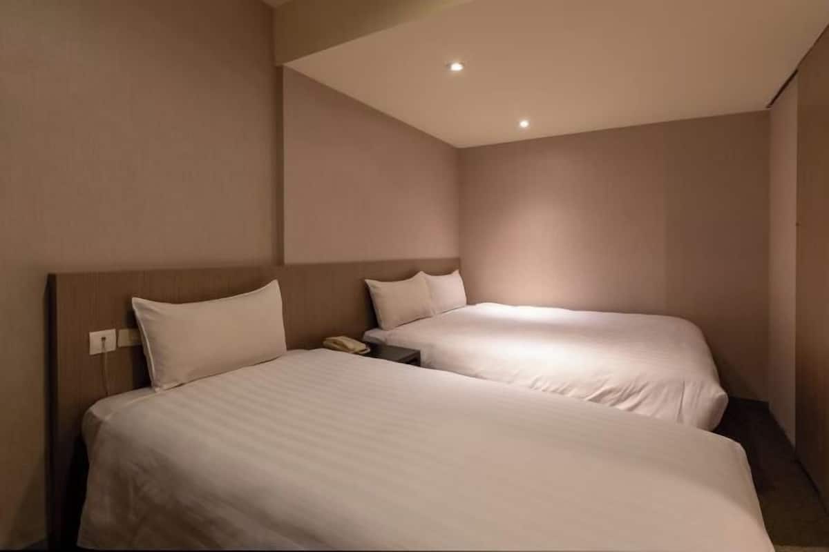 1 habitación, cortinas blackout y insonorización