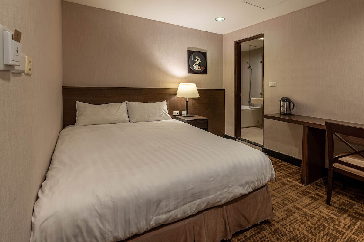 Standard Double Room, No Windows
