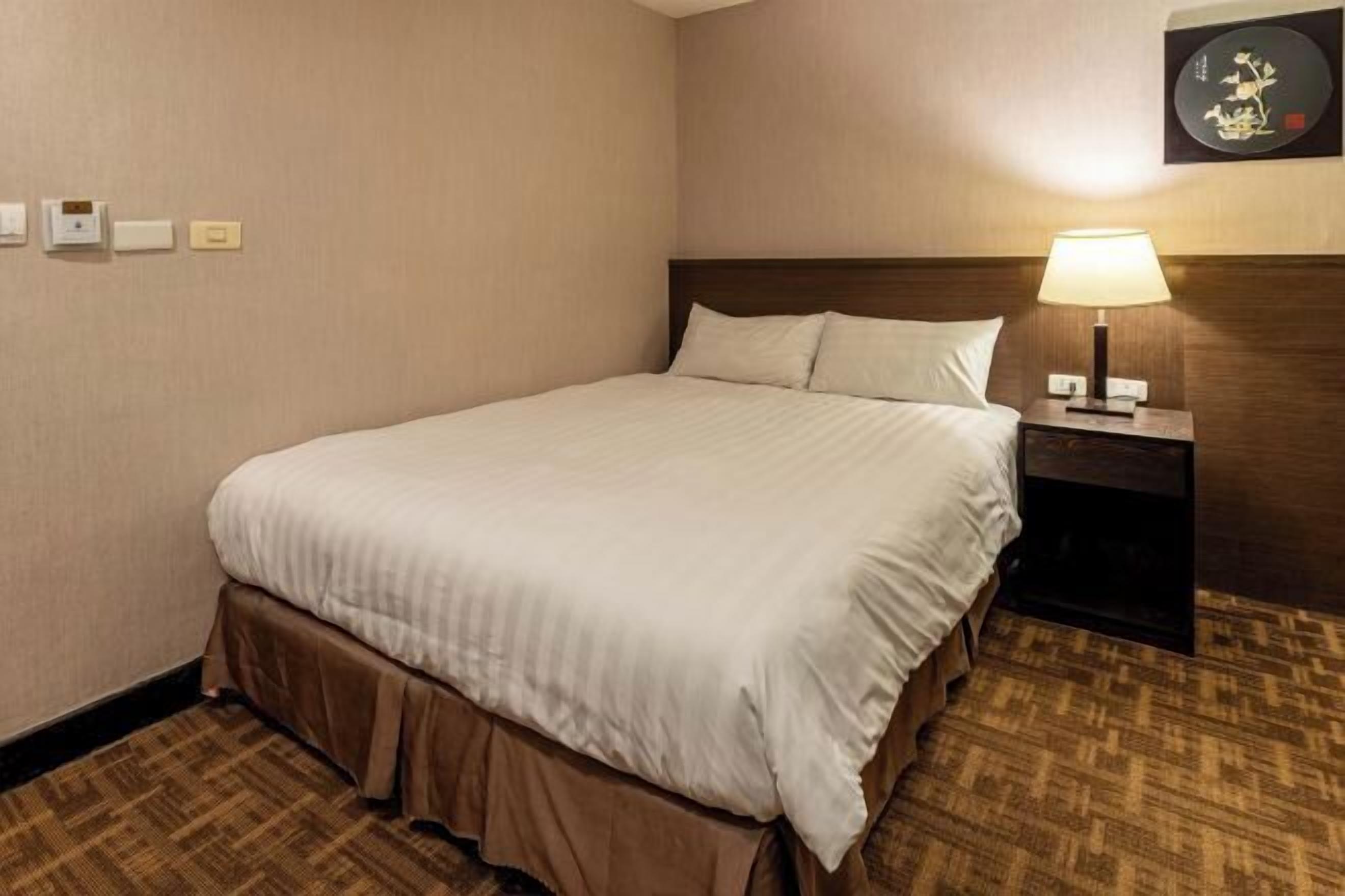 Verduisterende gordijnen, geluiddichte muren