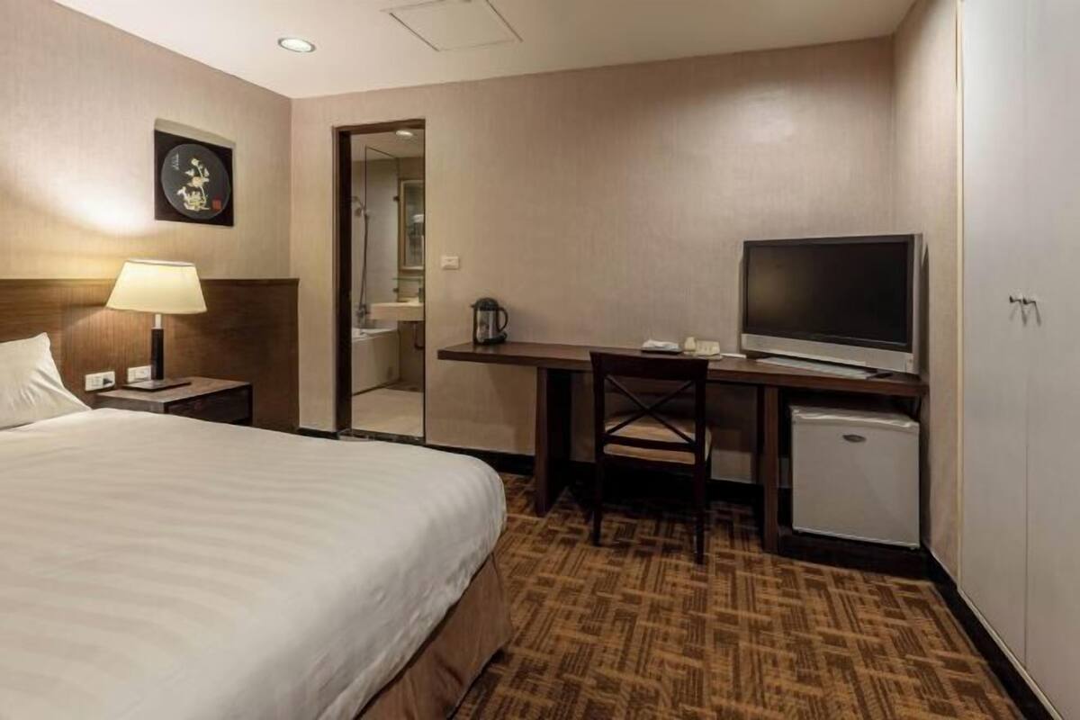 1 habitación, cortinas blackout y insonorización