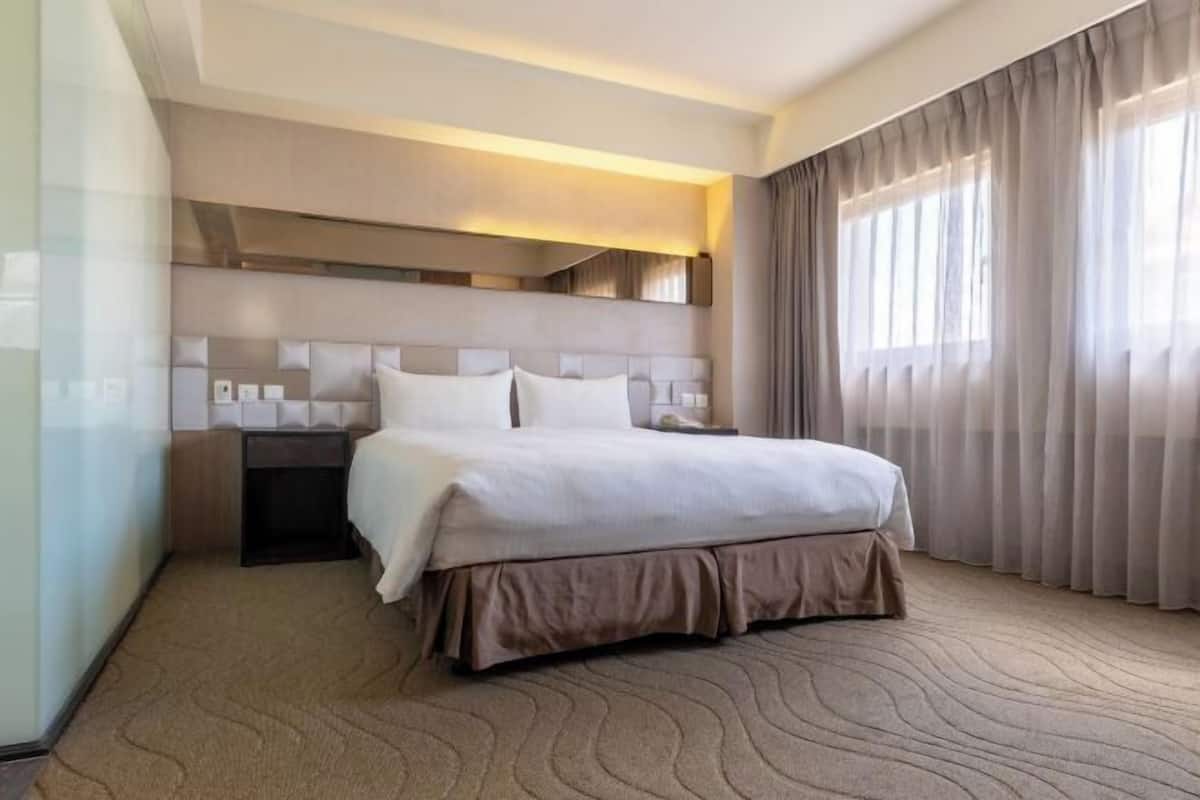 1 habitación, cortinas blackout y insonorización