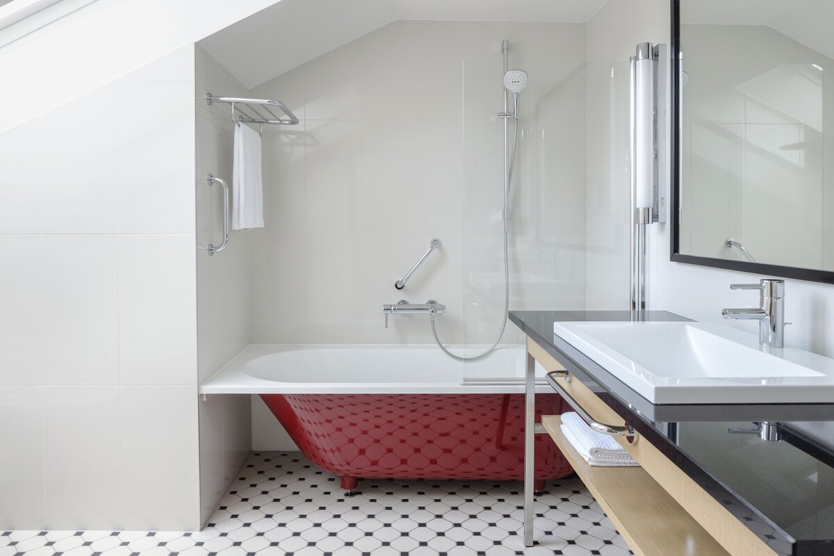 Bathroom image of Neiburgs Hotel