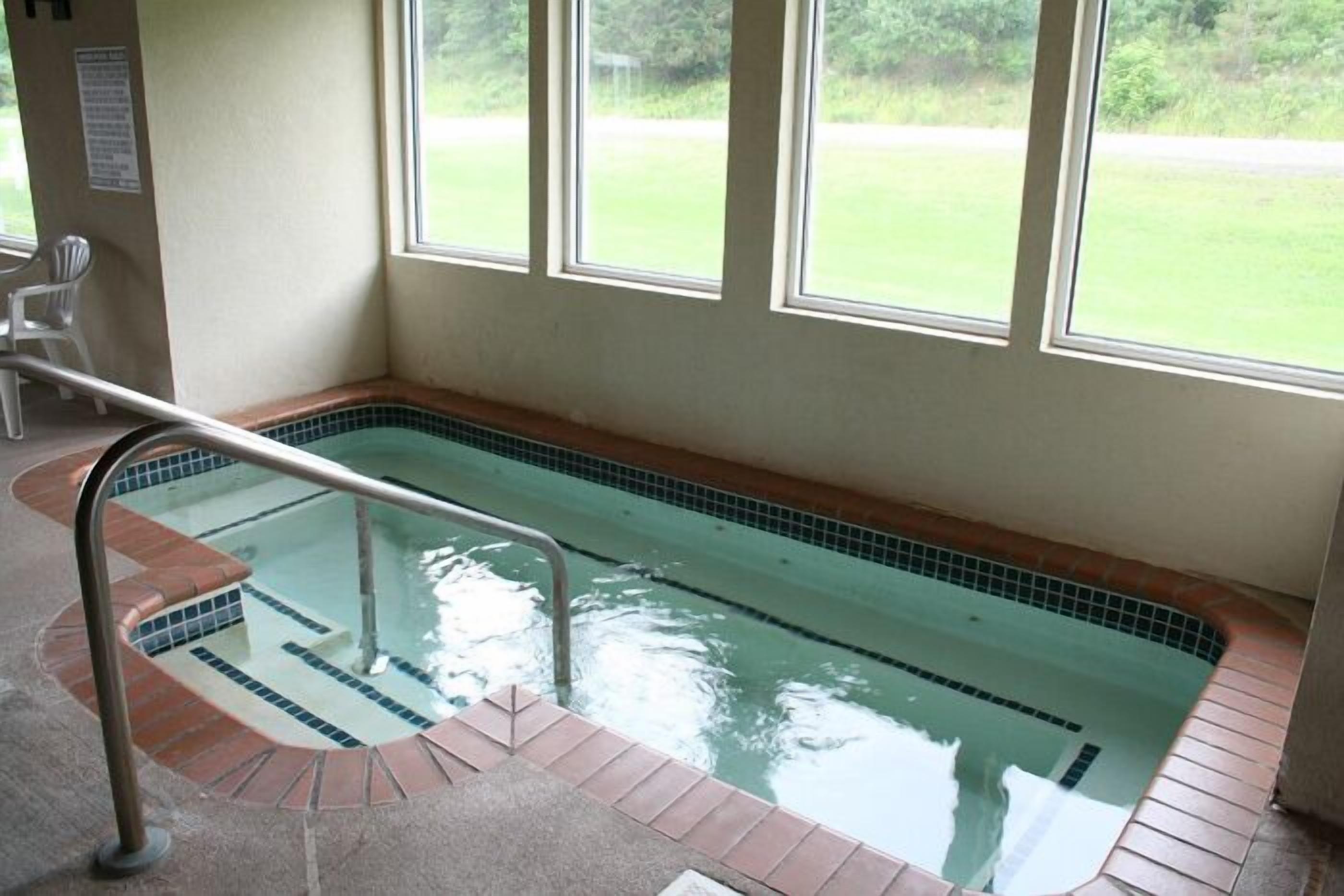 Bathtub spa indoor