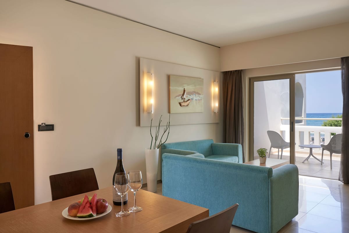 2 bedrooms, in-room safe, individually decorated, individually furnished
