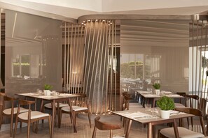 Déjeuner et dîner servis sur place, vue sur la plage