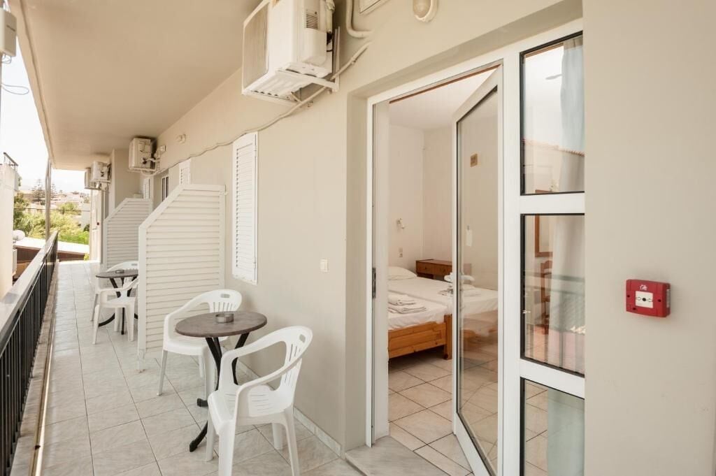Tripla Basic (For 3) | Terrazza/patio
