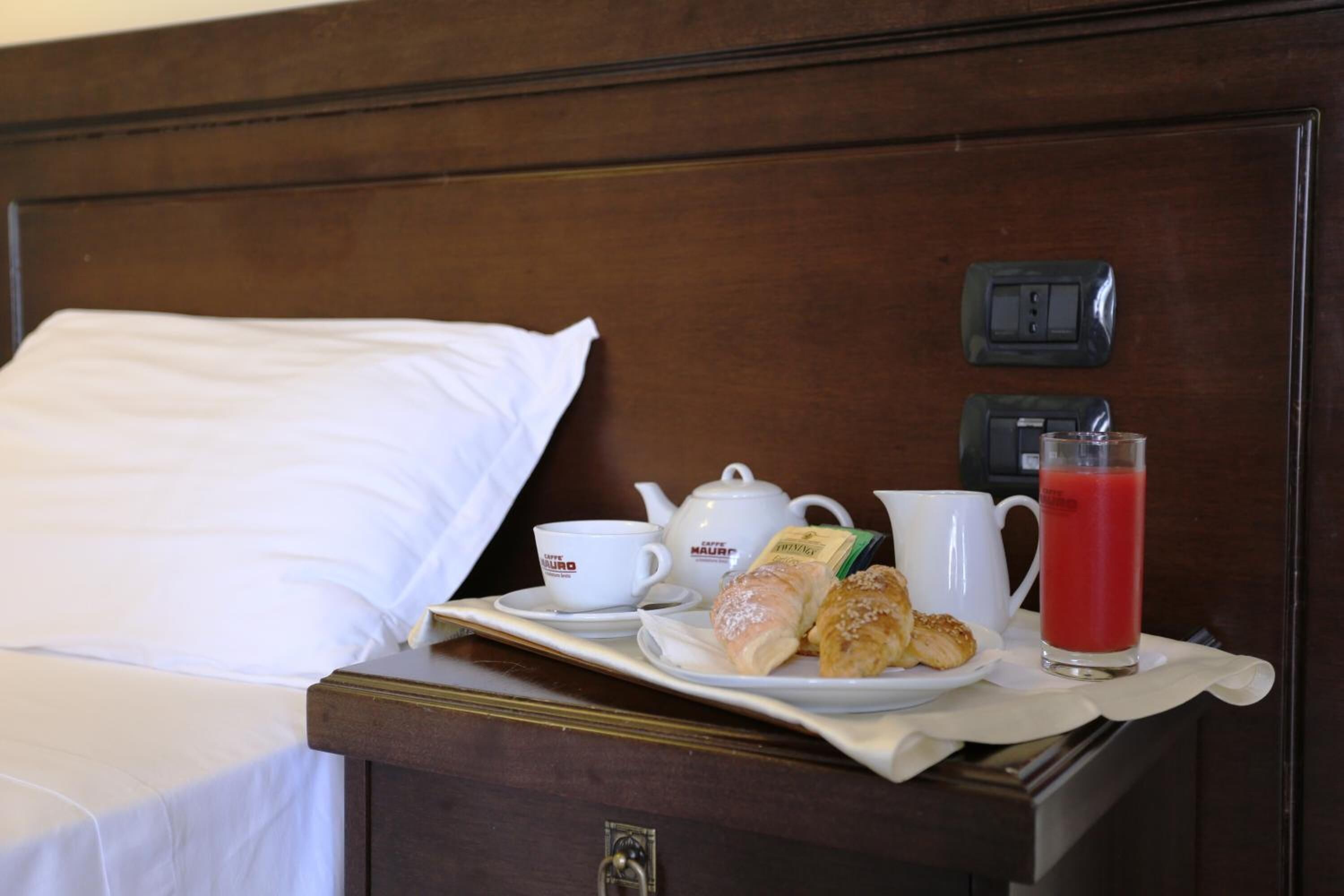 1 bedroom, in-room safe, desk, free wifi