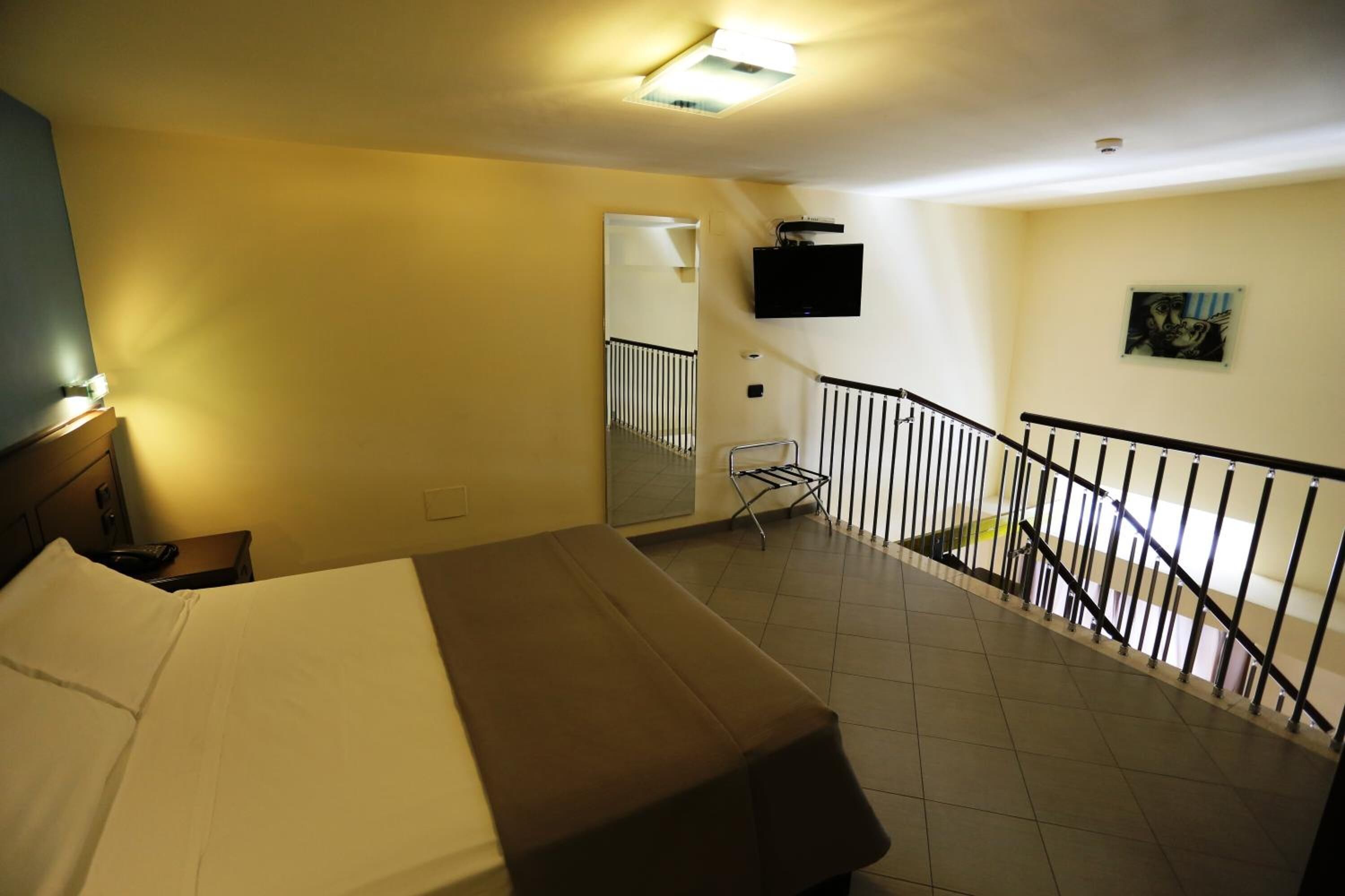 1 bedroom, in-room safe, desk, free wifi